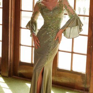 New with Tags Nox Anabel Mother of the Bride Sage Green Size 14W Prom or Special